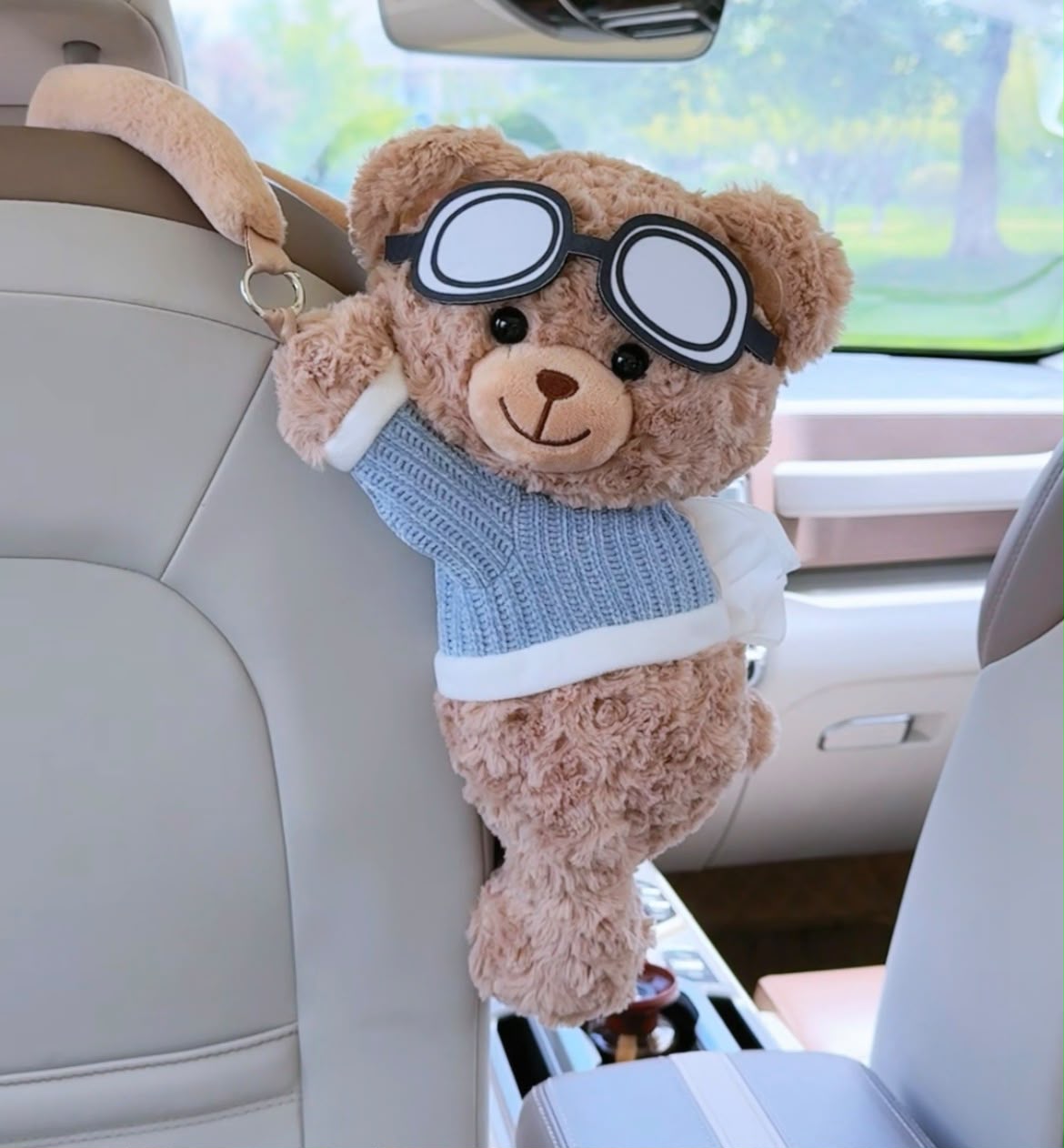 Hanging Dog Car Tissue Holder