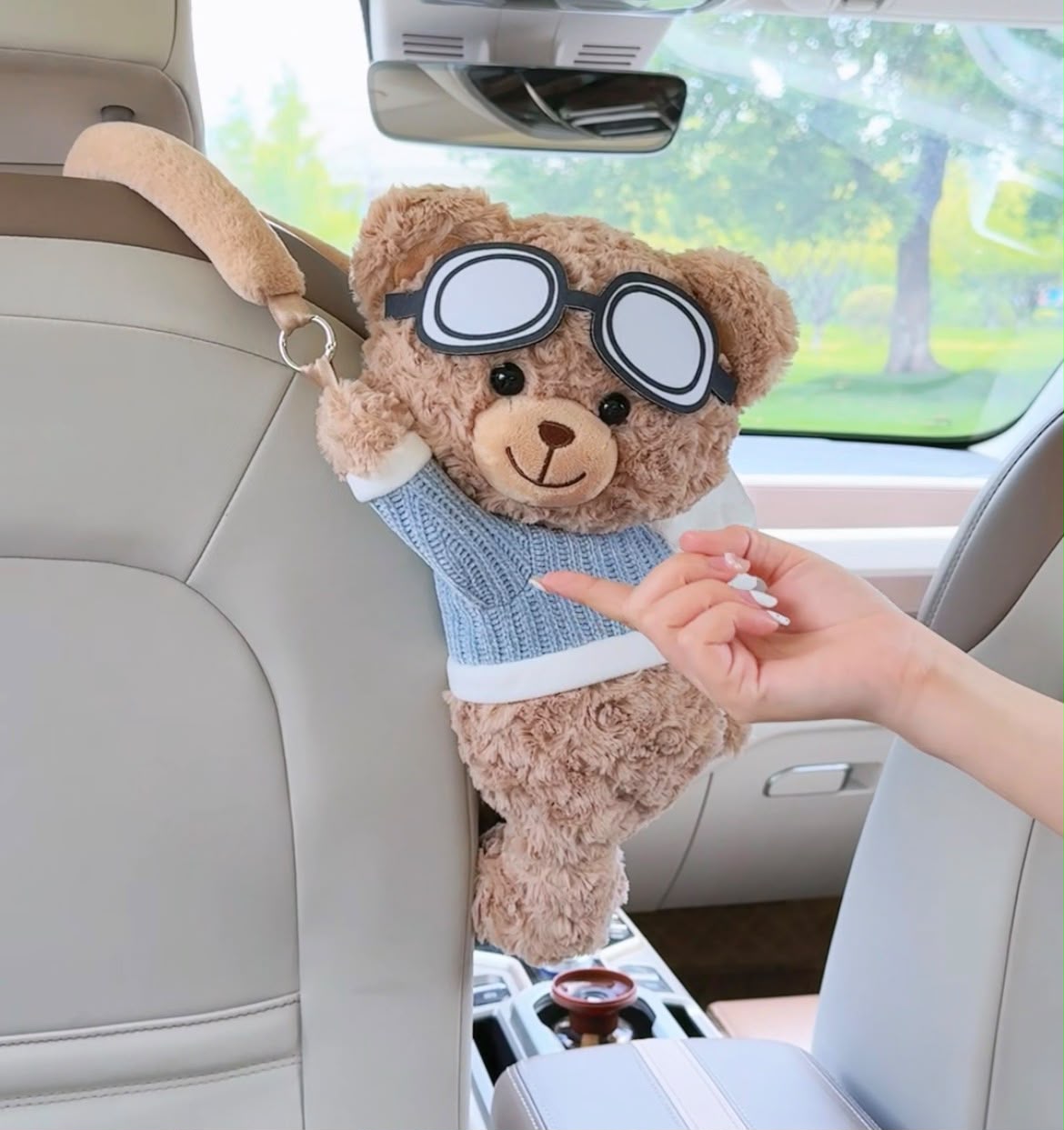 Hanging Dog Car Tissue Holder