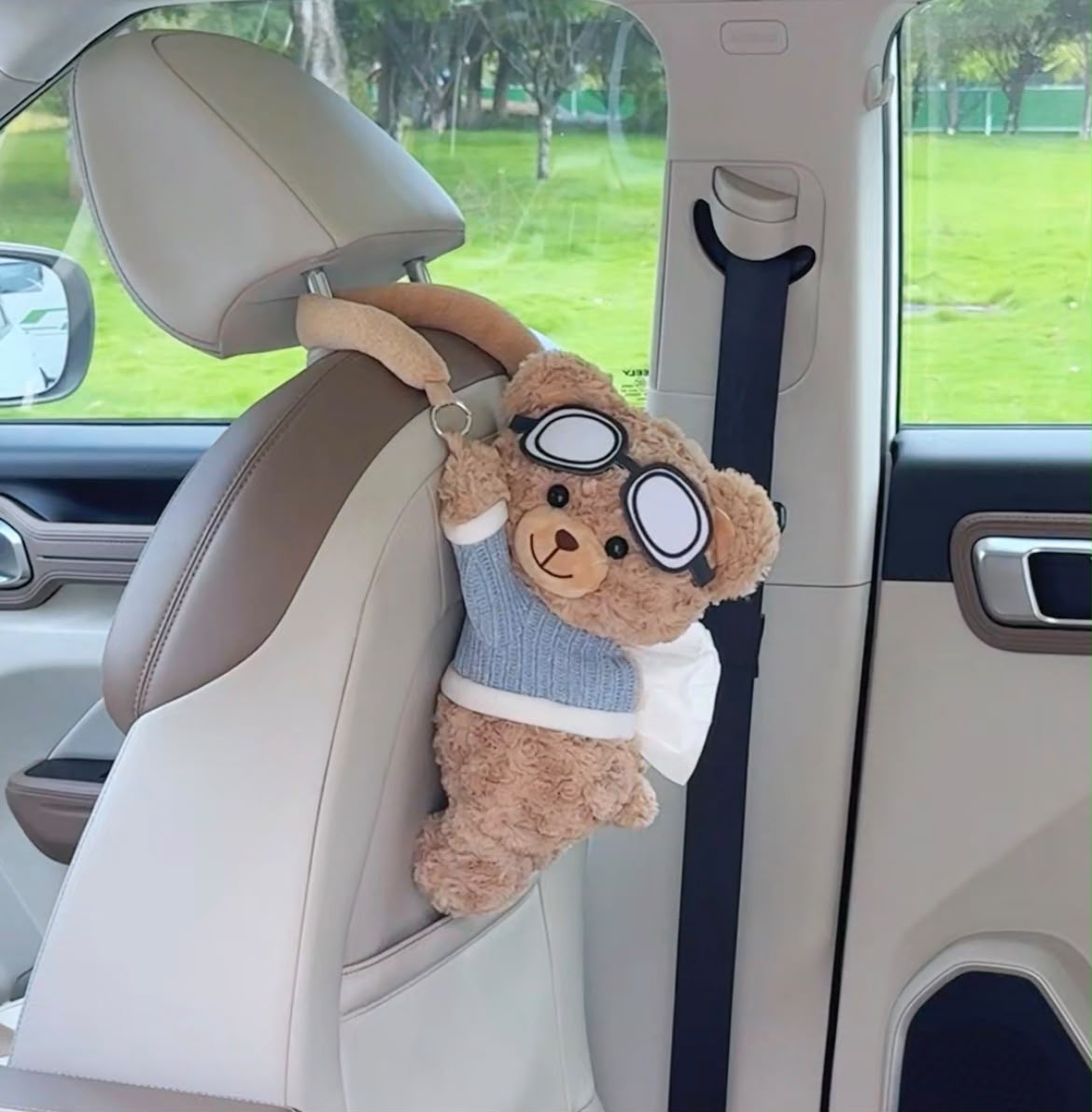 Hanging Dog Car Tissue Holder